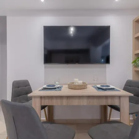 Holiday home Citrea Stylish House With Garden Near