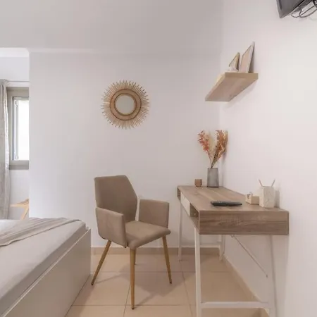 Citrea Stylish House With Garden Near *