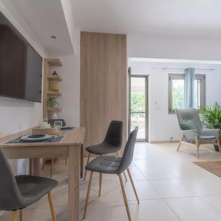 Citrea Stylish House With Garden Near Holiday home *