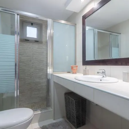 Citrea Stylish House With Garden Near Holiday home