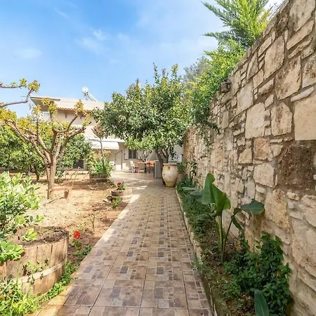 Citrea Stylish House With Garden Near * Heraklion (Crete)